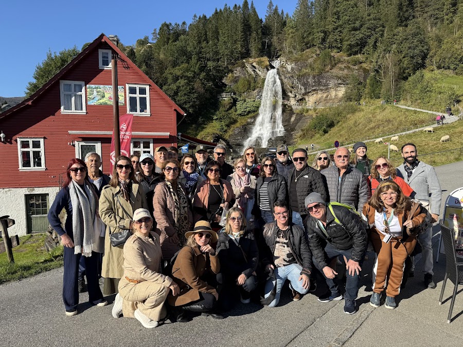 Grupo Rigue reunido em viagem pela Noruega