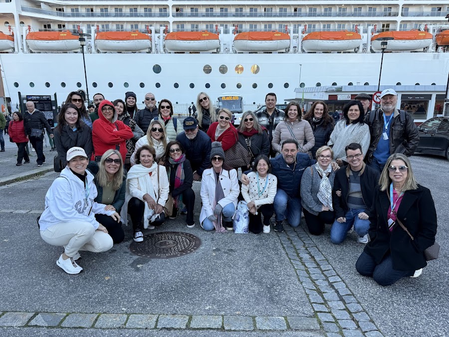 Viajantes Rigue juntos na Noruega