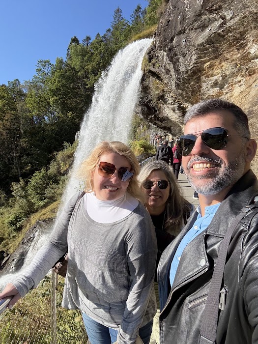 Pessoas e paisagem da viagem