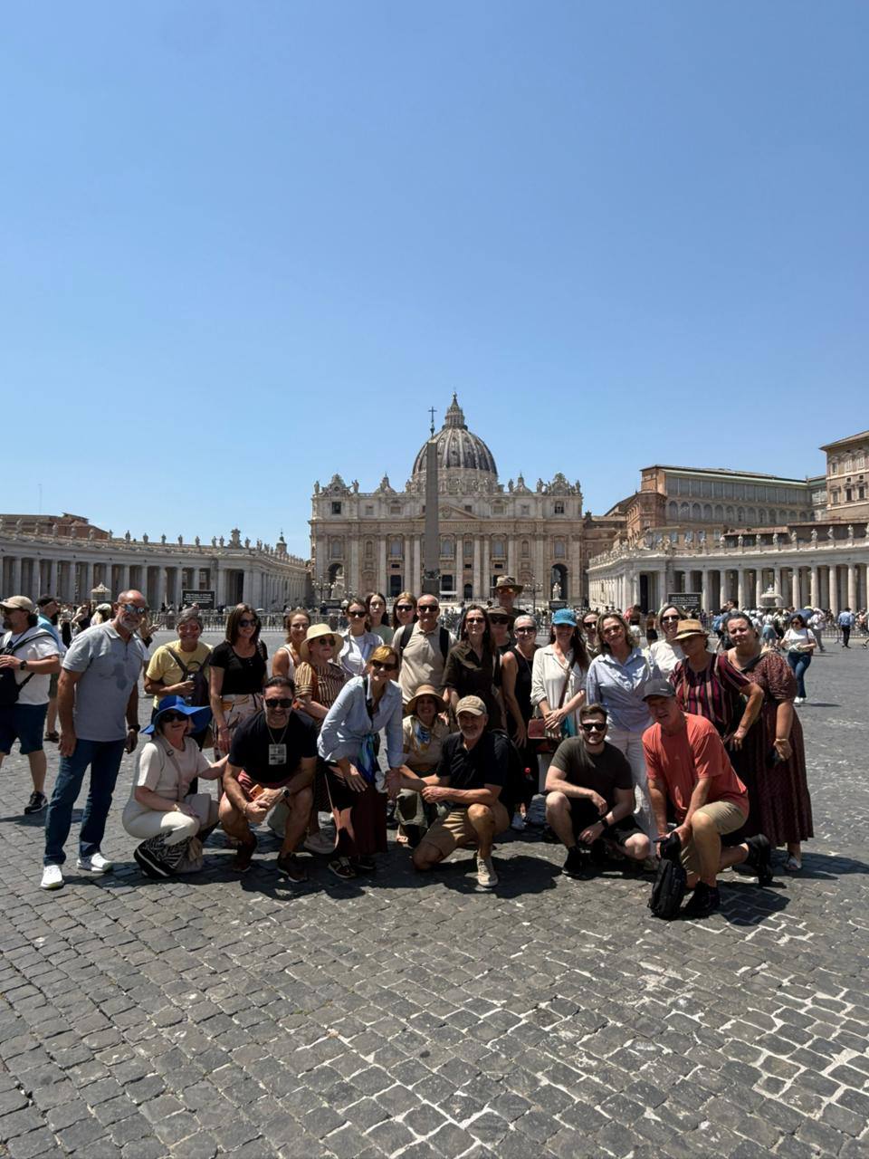 Grupo da Rigue na Praça de São Pedro durante a primeira edição da Rota dos Impérios
